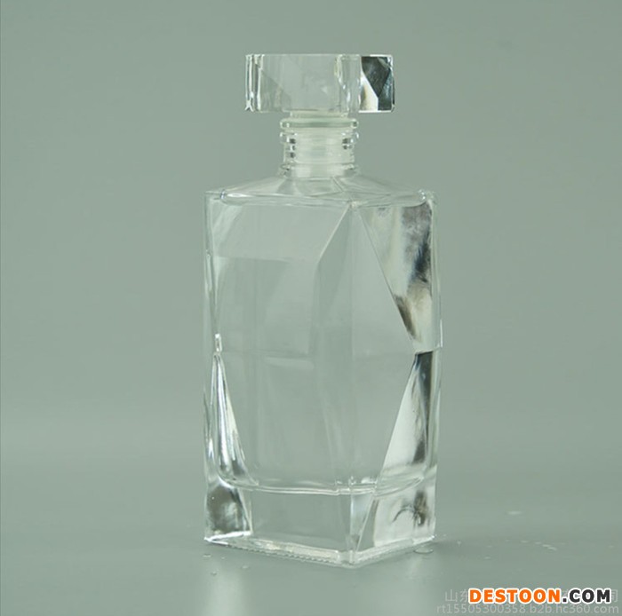 郓城玻璃制品厂家供应精油玻璃瓶养花玻璃瓶木塞玻璃瓶 出售图1